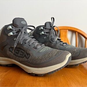 KEEN Women’s Terradora Flex Mid Waterproof Hiking Boots